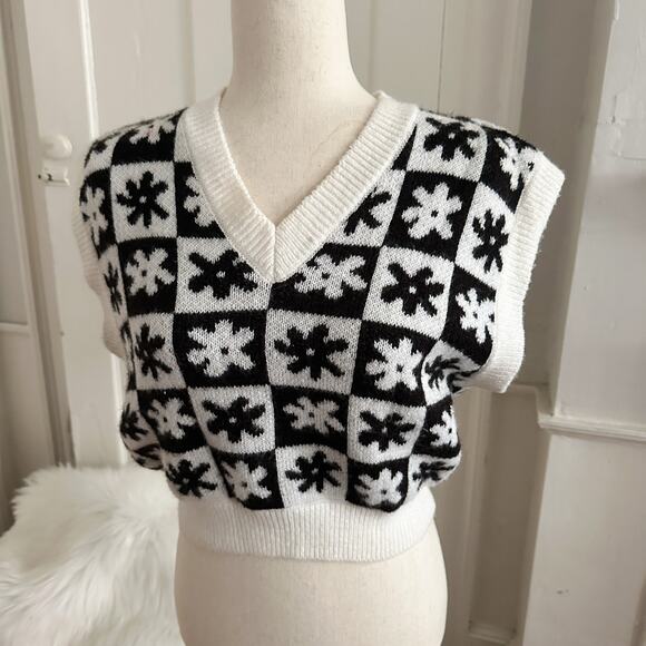 Lisa Says Gah Flower Checkered Sweater Vest - Picture 2 of 5